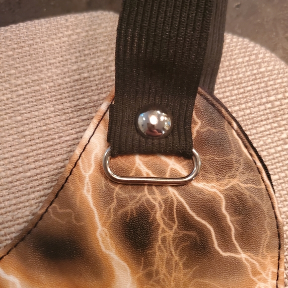 🐕 Lightening faux leather face mask - Picture 5 of 6